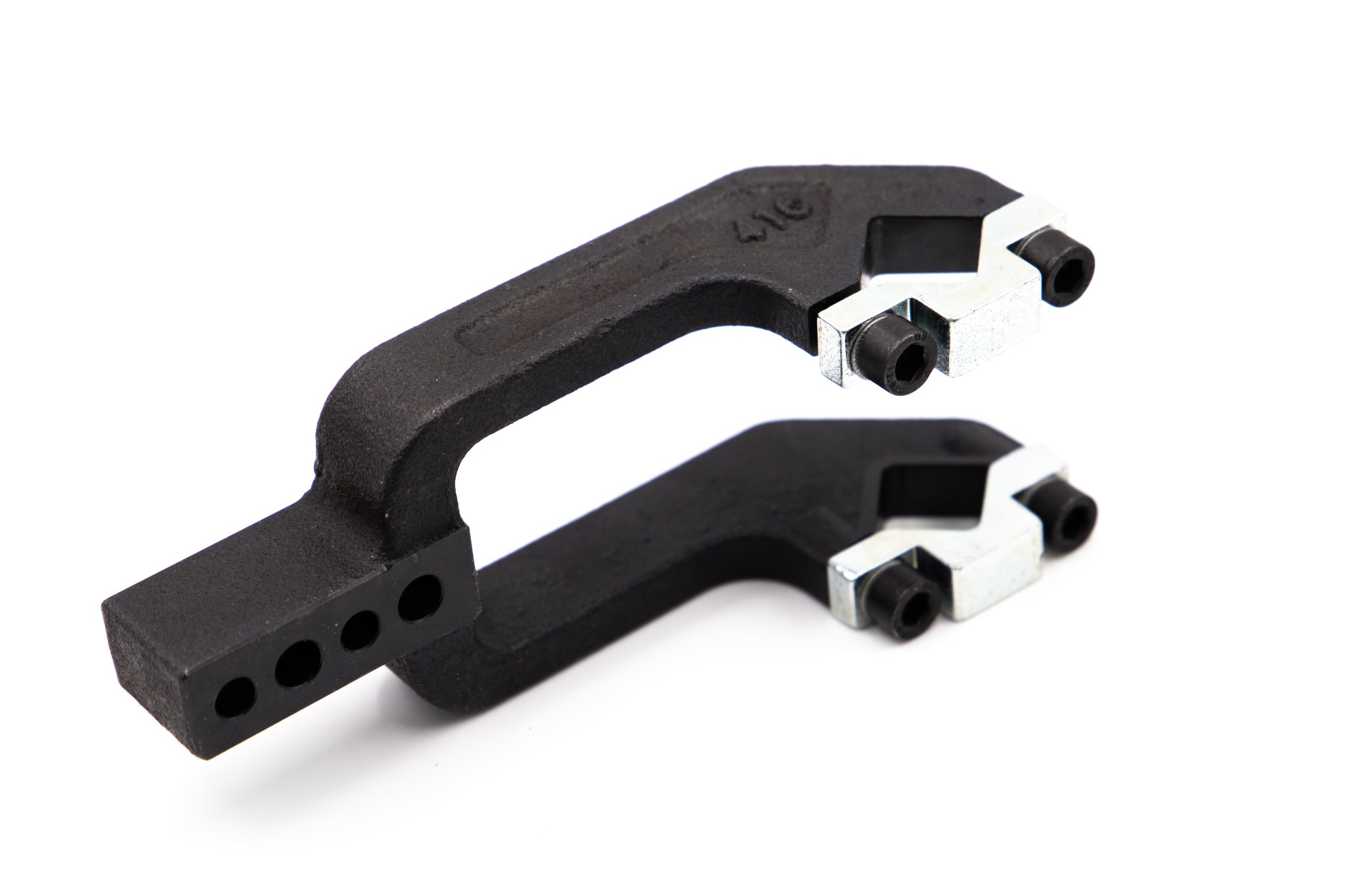 Brazo de amarre central de acero para bridas de Ø40, eje 16 mm, offset 45 mm